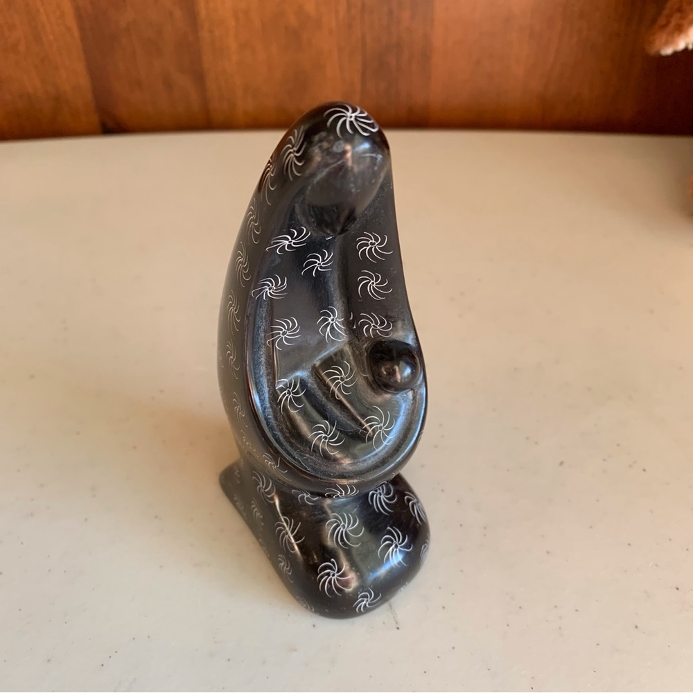 Carved Black Soapstone Mother and Child Figurine “Clocked in Stars” Kenya - Picture 2 of 9